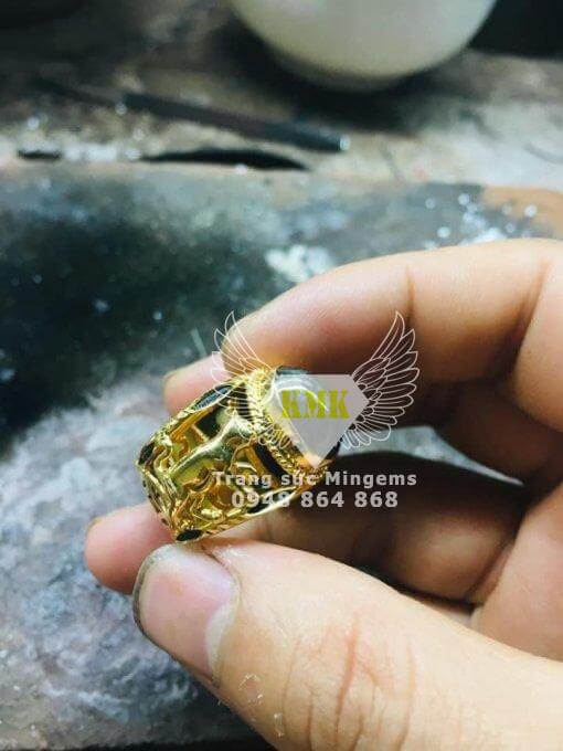 nhẫn nam hình mèo vàng 18k