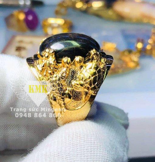 nhẫn tứ linh ôm ngọc sapphire