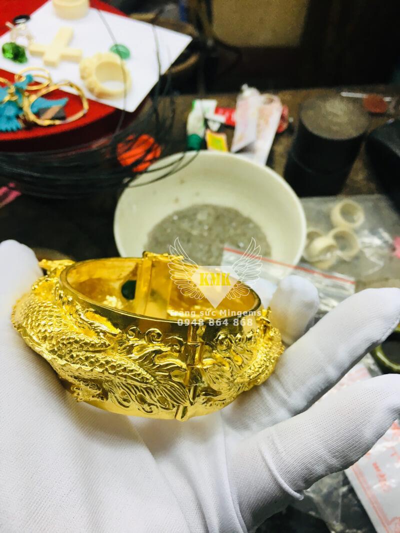 Vòng tay Rồng 3D vàng 18k KHỦNG chầu Ngọc Bích xanh -Mingems