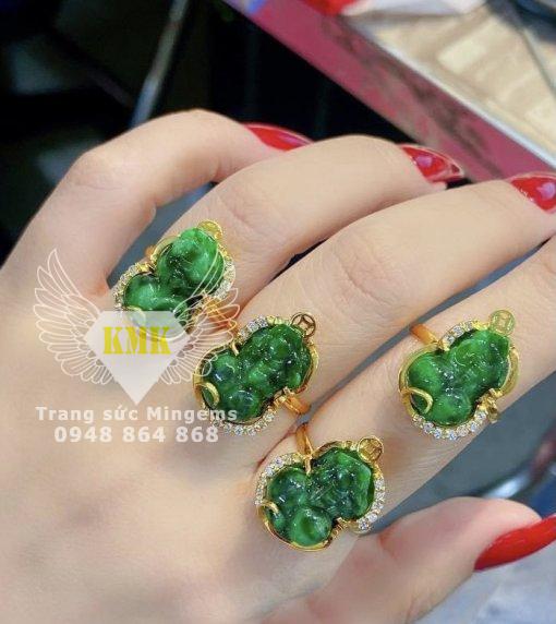 nhẫn tỳ hưu nữ vàng 18k mệnh mộc