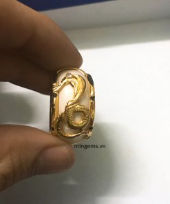 nhẫn vàng 18k hình con rắn hổ mang