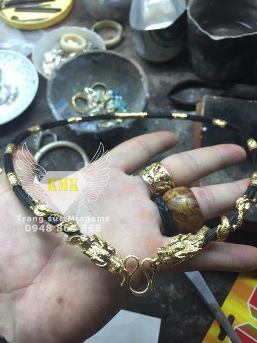 vòng cổ lông voi nam bọc hai rồng cuộn vàng 18k