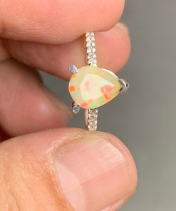 nhẫn nữ opal hình giọt nước vàng trắng 18k