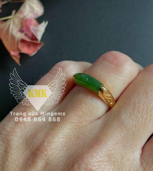 nhẫn yên ngựa vàng 18k ngọc bích thiên nhiên