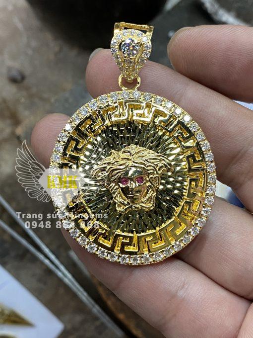 mặt dây chuyền vàng versace