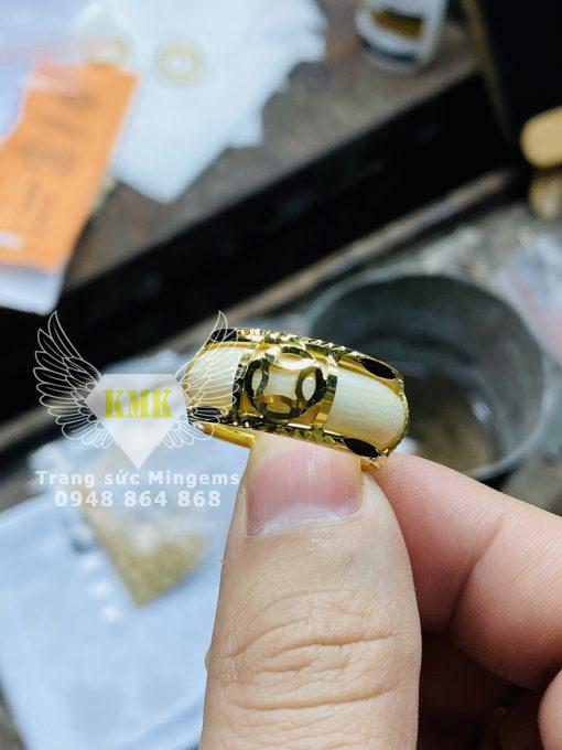 nhẫn ngà voi gắn kim tiền vàng 18k