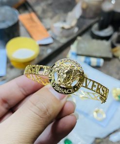 lắc tay versace vàng 18k