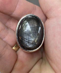nhẫn sapphire đen mệnh thủy