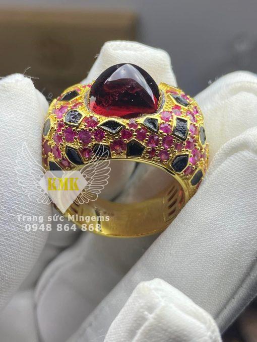 Nhẫn Vàng Nam Đính Đá Garnet Đỏ Vàng 18k