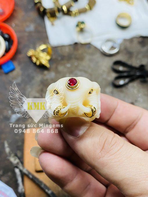 Nhẫn Đầu Voi Chạm Tay Bọc Vàng 18k