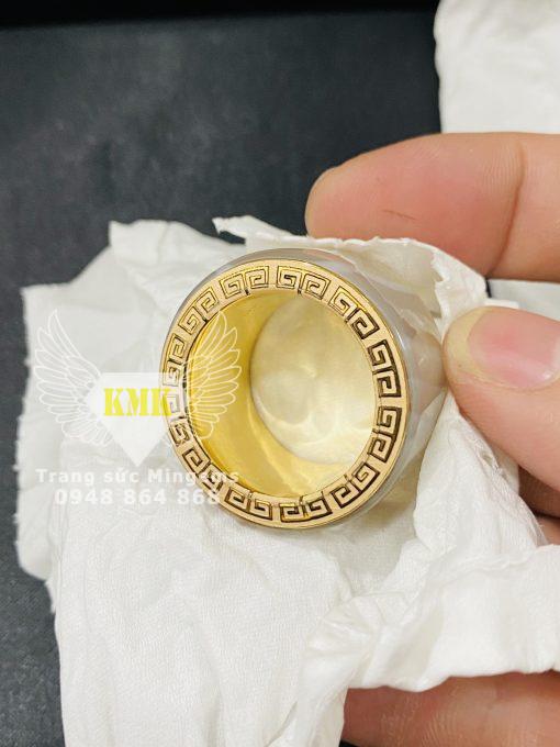 Nhẫn Ngọc Mã Não Đeo Ngón Cái Bọc Vàng 18k