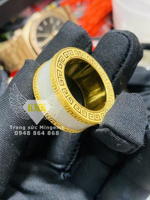 Nhẫn Phong Thủy Mệnh Kim, Thuỷ Đeo Ngón Cái Khảm Vàng 18k Cực VIP Hiện Nay Mingems