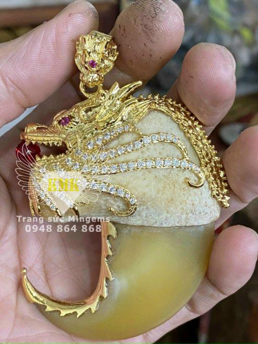 Móng Hổ Bọc Vàng 18k Đính Đá CZ Nổi Bật Và Lạ Lẫm Hình Đầu Rồng Mạnh Mẽ Mingems