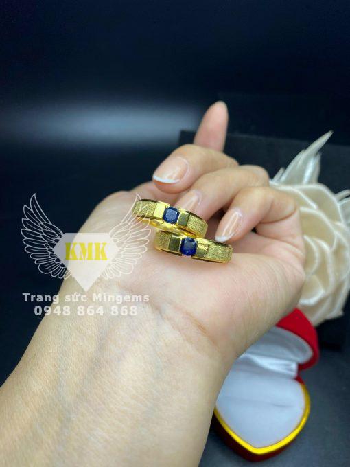 Nhẫn Cưới Cặp Đính Đá Sapphia Xanh Biển Mệnh Thủy Vàng 18k Đẹp Hợp Phong Thủy Cao