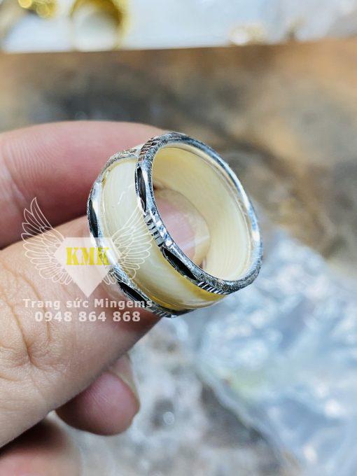 Nhẫn Ngà Voi Bản 10mm Bọc Bạc Luồng Lông Đuôi Voi Giá Sinh Viên Bán Chạy Hiện Nay