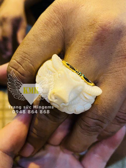 Nhẫn Phong Thủy Hình Đầu Trâu Bọc Vàng 18k Chất Liệu Ngà Voi Độc Lạ Nhất Hiện Nay Cho Tuổi Sửu