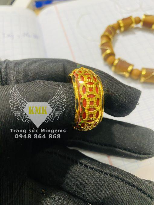 Nhẫn Phong Thủy San Hô Đỏ Bản 8mm Bọc Vàng 18k Đính Kim Tiền full Xung Quanh