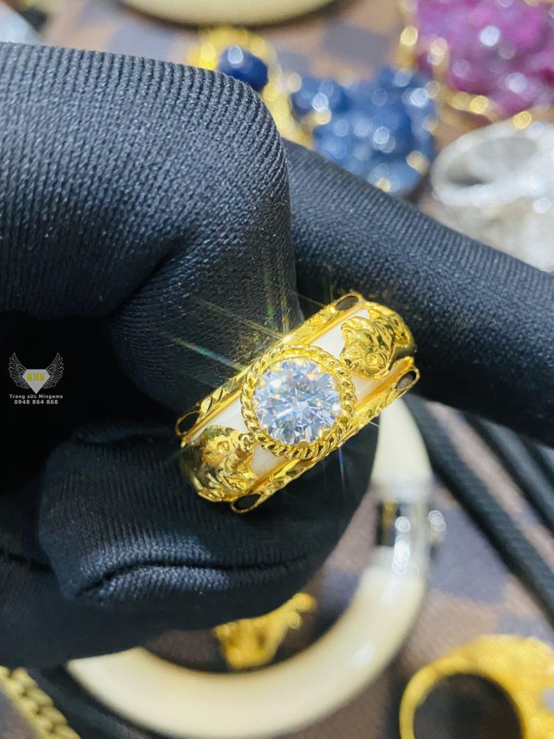 Nhẫn Vàng Hình Con Heo Đính Đá CZ Trắng Tròn Vàng 10k Ốp Ngọc ...