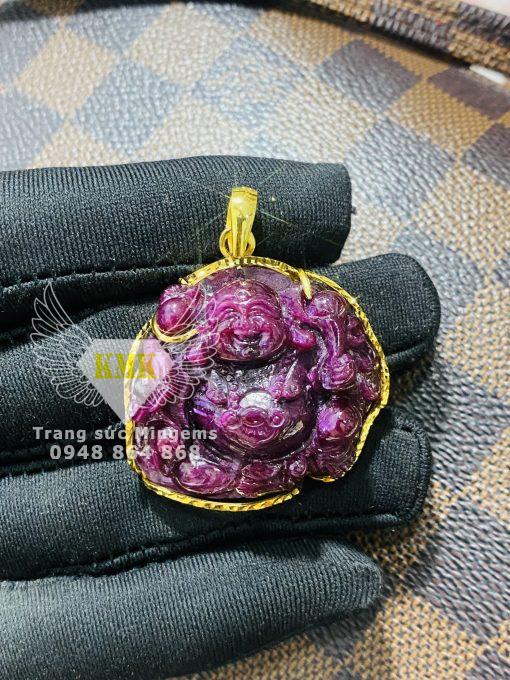 Mặt Dây Chuyền Phật Di Lặc Ruby Thiên Nhiên Chạm Hoan Hỉ Bọc Vàng 18k Đẳng Cấp Tại Mingems