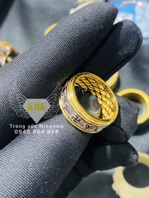 Nhẫn Xoay 360 Độ Om MaNi Padme Hum Vàng Trắng Kết Hợp Màu Vàng 18k Kiểu Cách Lạ Mắt