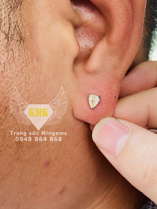 Khuyên Tai Kim Cương Fancy Hình Tam Giác Vàng 18k Mặt Sói Mạnh Mẽ Độc Lạ