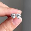 Khuyên Tai Kim Cương Hình Trái Tim Vàng Trắng Moissanite Siêu Sáng Đẹp Giá Rẻ Tại Mingems