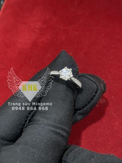 Nhẫn Đính Hôn Kim Cương 6ly Moissanite Vàng Trắng 14k Giá Tốt Mingems