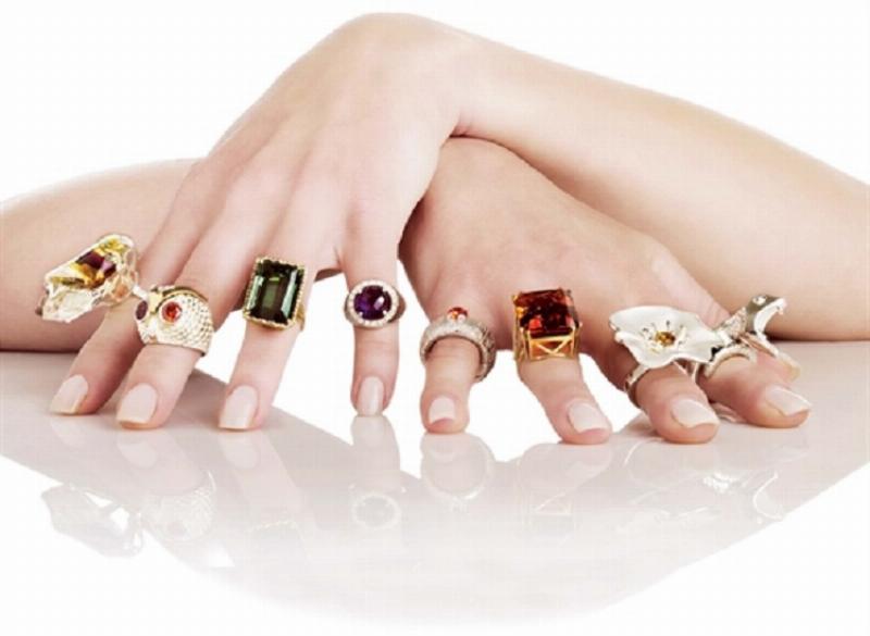 Hướng dẫn chọn nhẫn ngọc cẩm thạch phù hợp với kích thước ngón tay và kiểu dáng