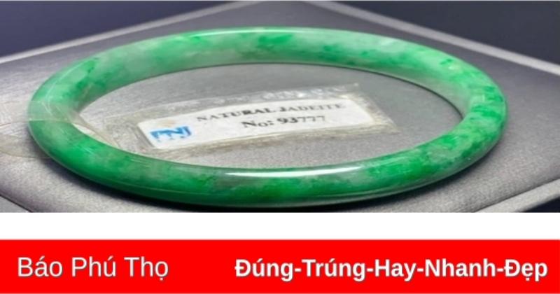 Vòng cẩm thạch xanh lý tự nhiên, mang lại may mắn và tài lộc