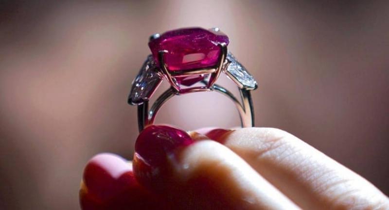 vòng tay đá ruby hợp mệnh hỏa giúp tăng cường năng lượng