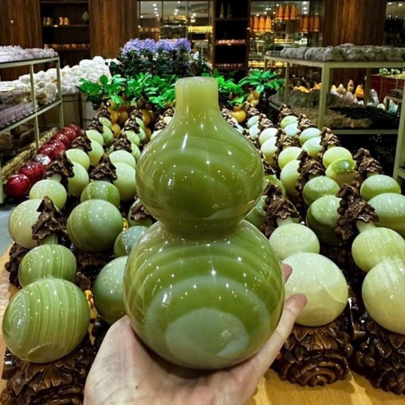 vòng đá phong thủy chưa khai quang và năng lượng tự nhiên của đá