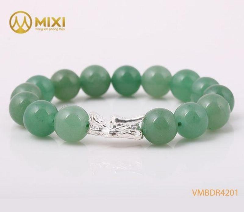 Vòng tay đá phong thủy màu xanh lục cho nữ mệnh Hỏa 1995