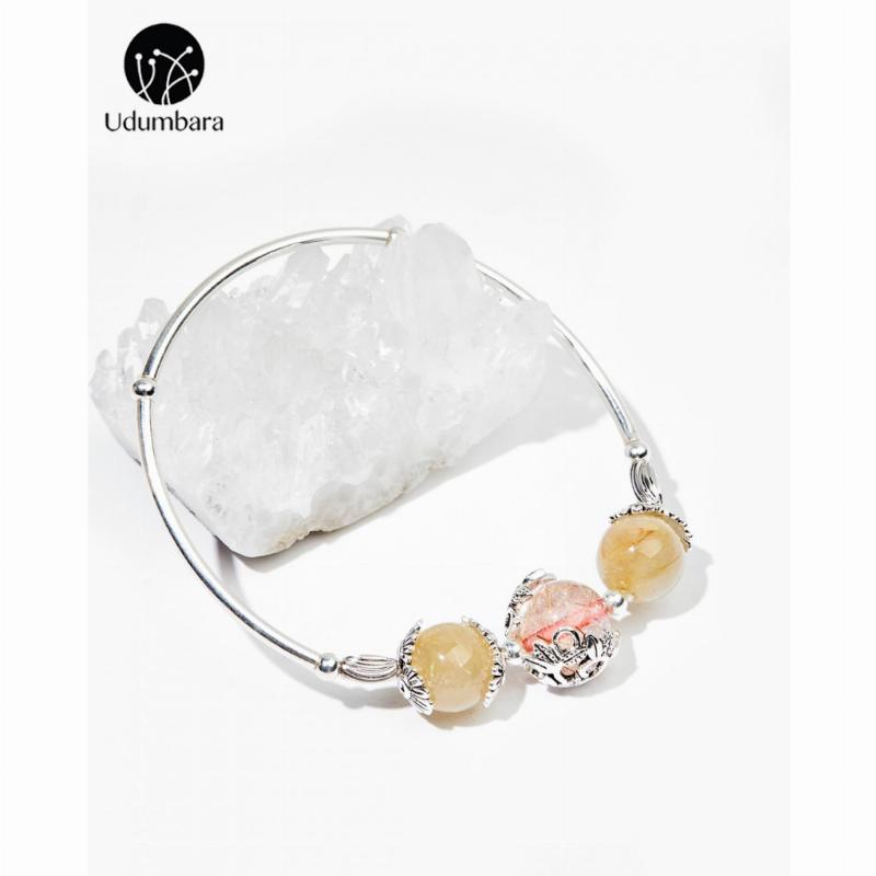 Vòng tay đá quartz vàng hợp mệnh Thổ nam, mang lại may mắn và tài lộc